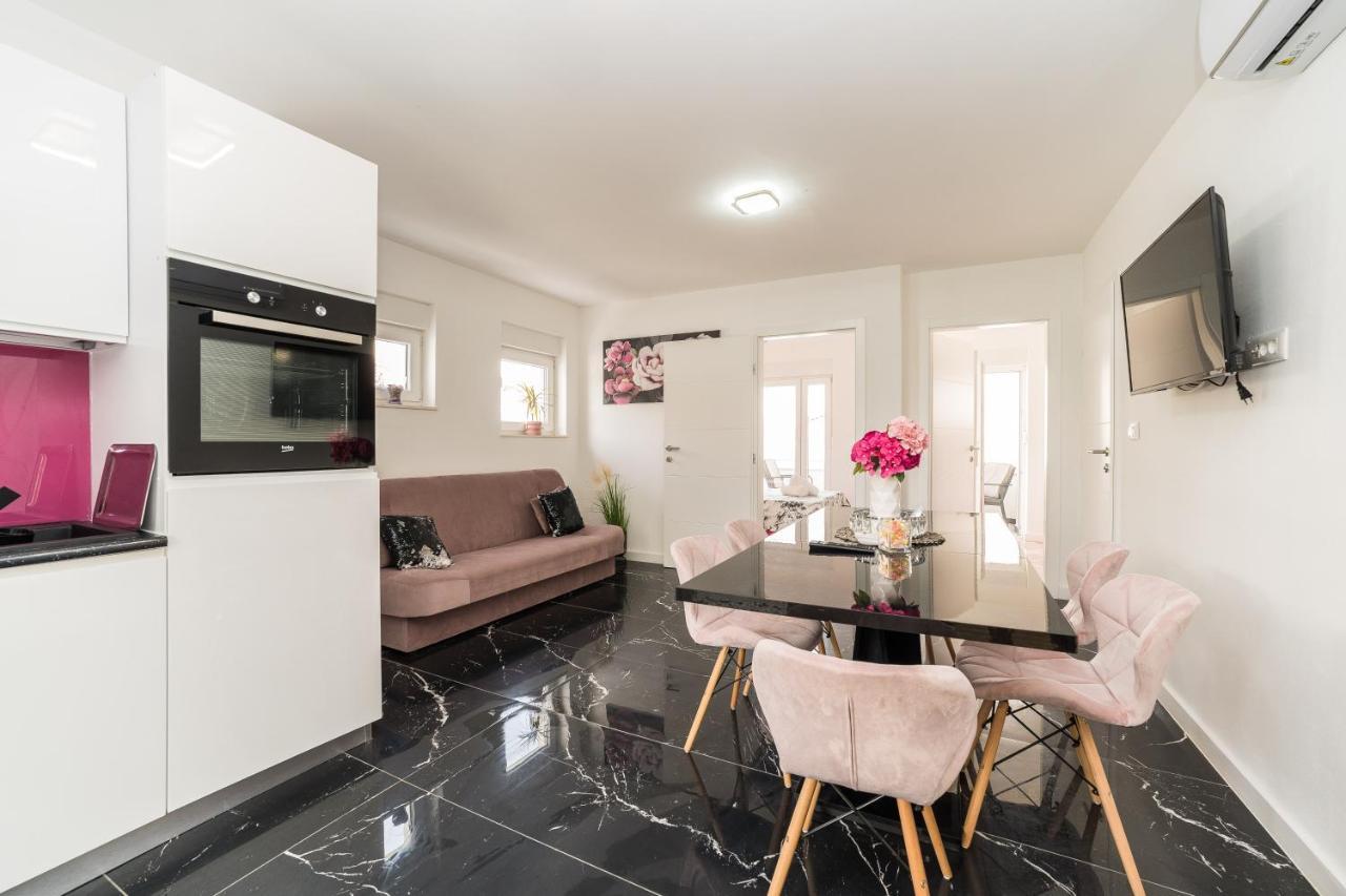 Holiday House Dominik Apartments Свети Петър Стая снимка