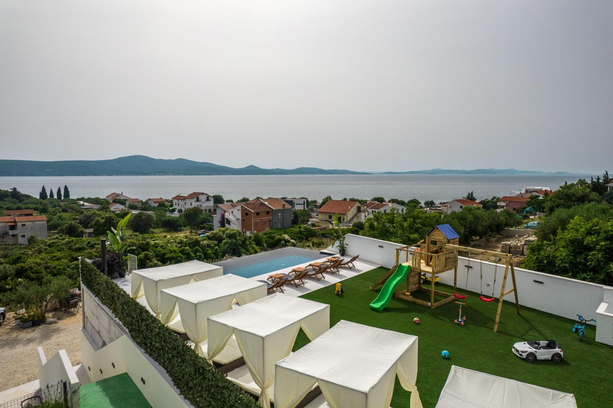 Holiday House Dominik Apartments Свети Петър Стая снимка