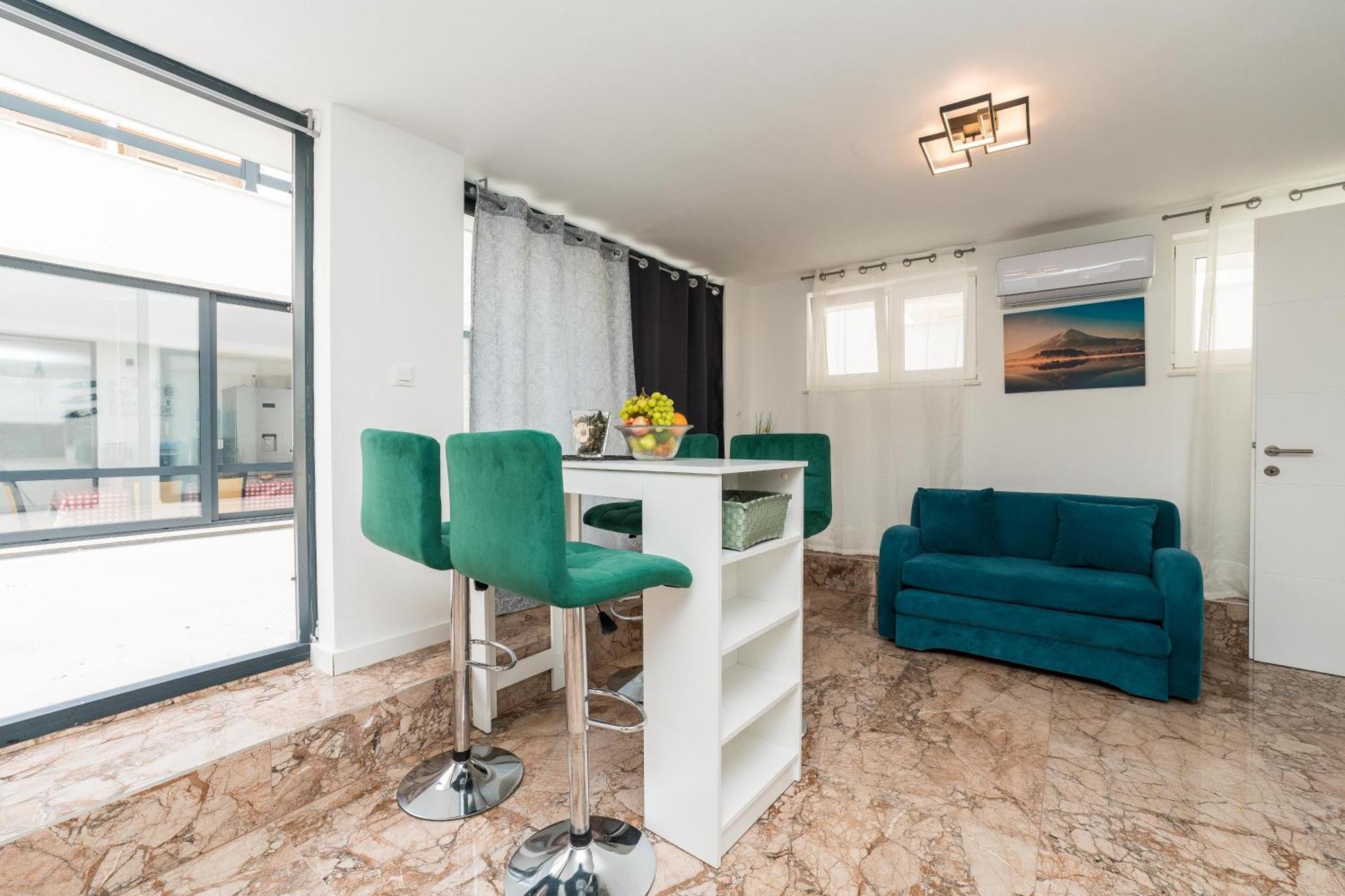 Holiday House Dominik Apartments Свети Петър Екстериор снимка