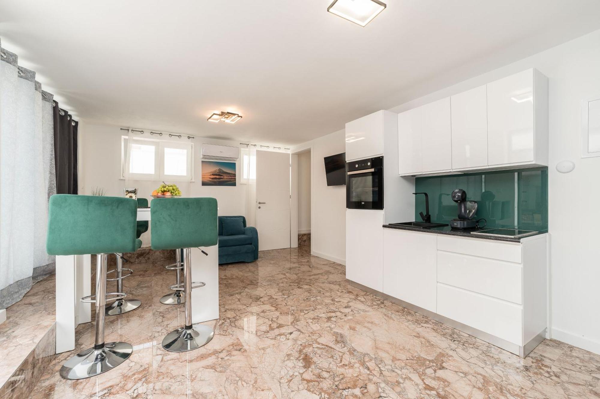 Holiday House Dominik Apartments Свети Петър Екстериор снимка