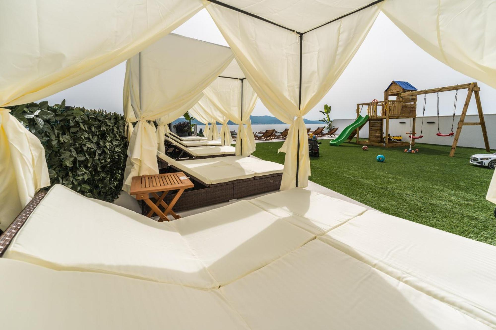 Holiday House Dominik Apartments Свети Петър Екстериор снимка