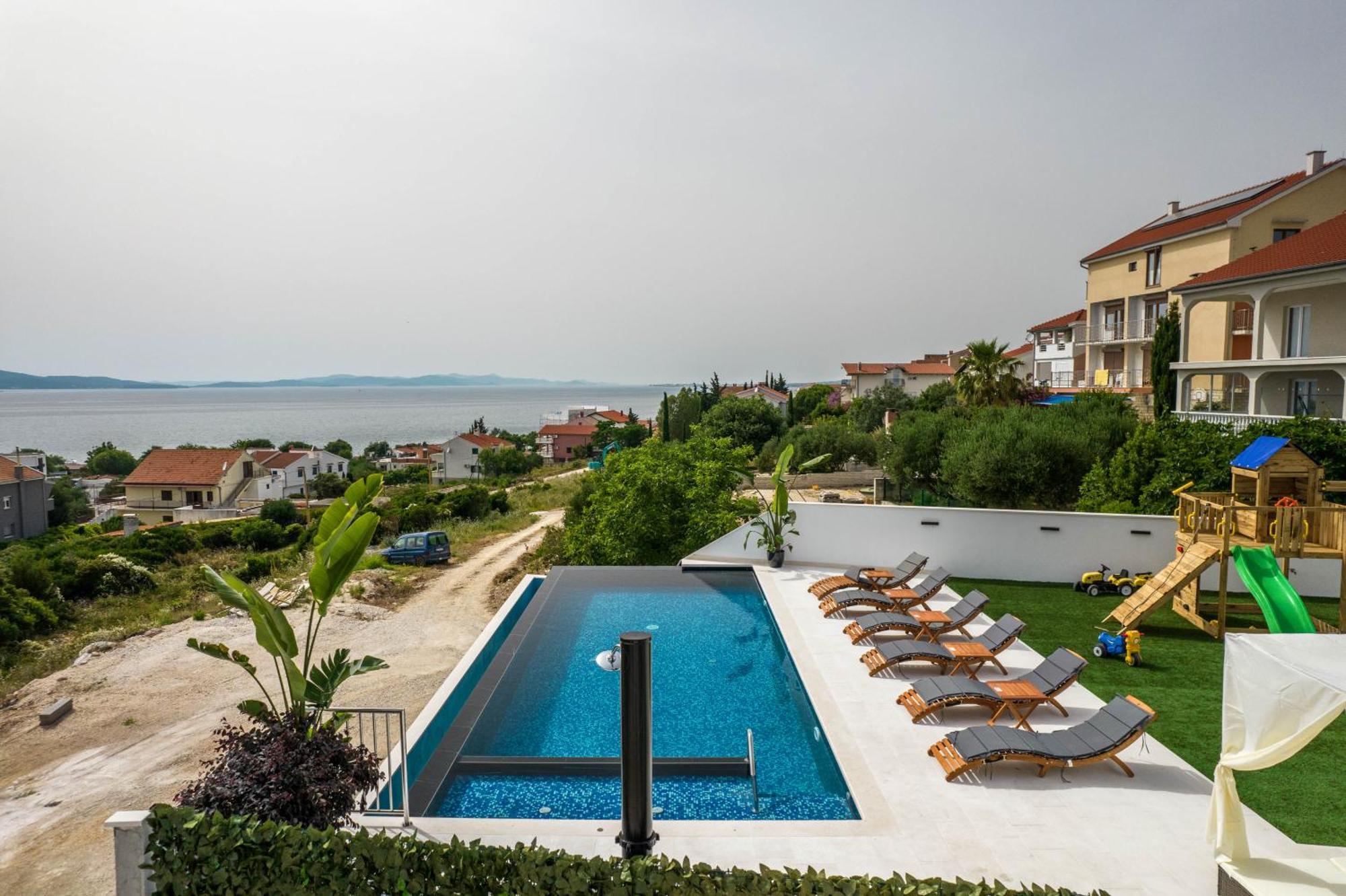 Holiday House Dominik Apartments Свети Петър Стая снимка