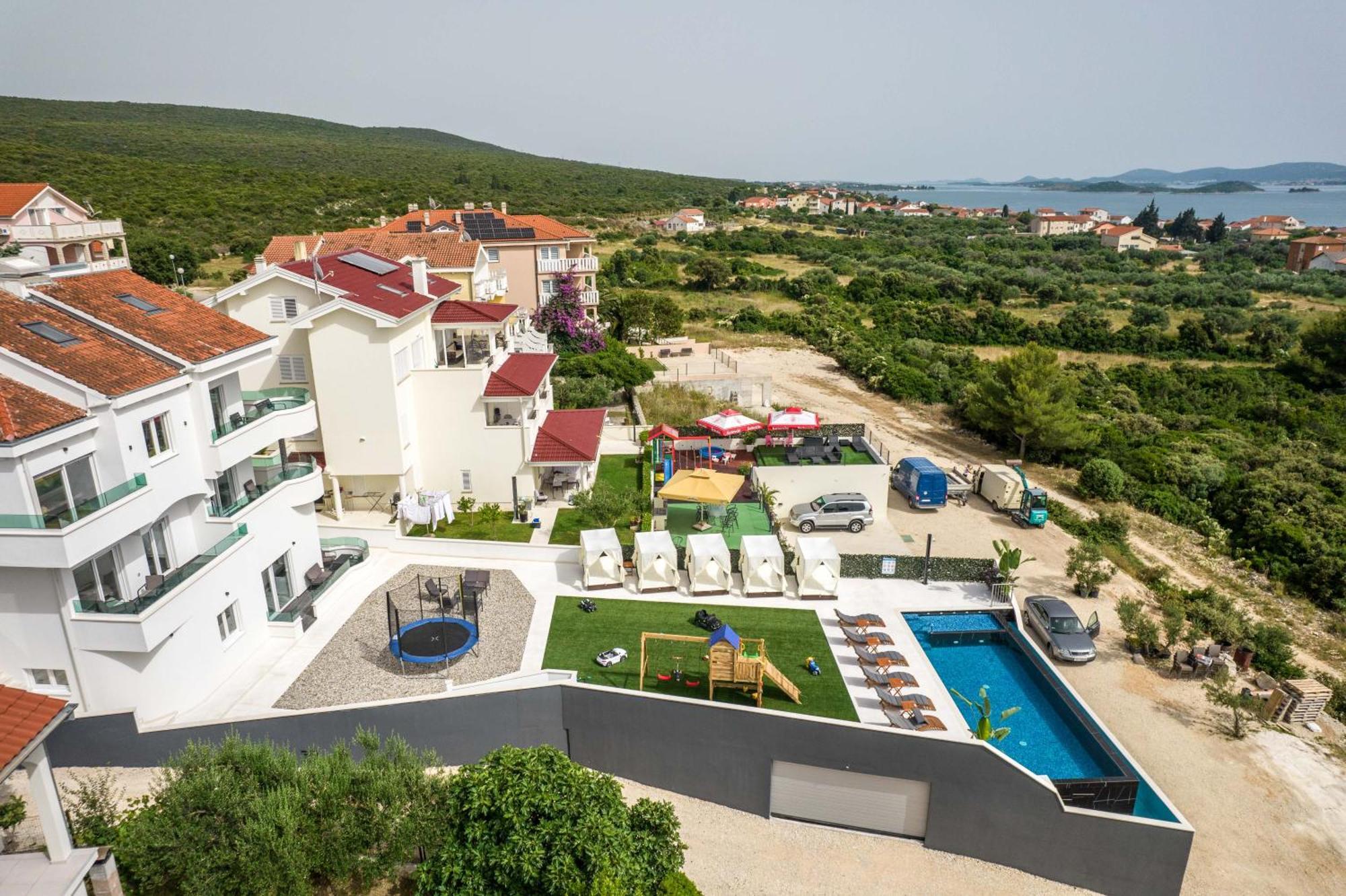 Holiday House Dominik Apartments Свети Петър Стая снимка